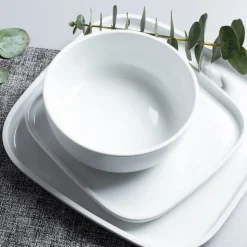 A La Carte 'Bergen' Porcelain Dinner Plate (White)