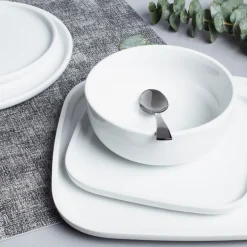 A La Carte 'Bergen' Porcelain Dinner Plate (White)