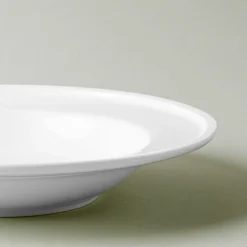 A La Carte 'Bergen' Porcelain Soup and Pasta Plate (White)