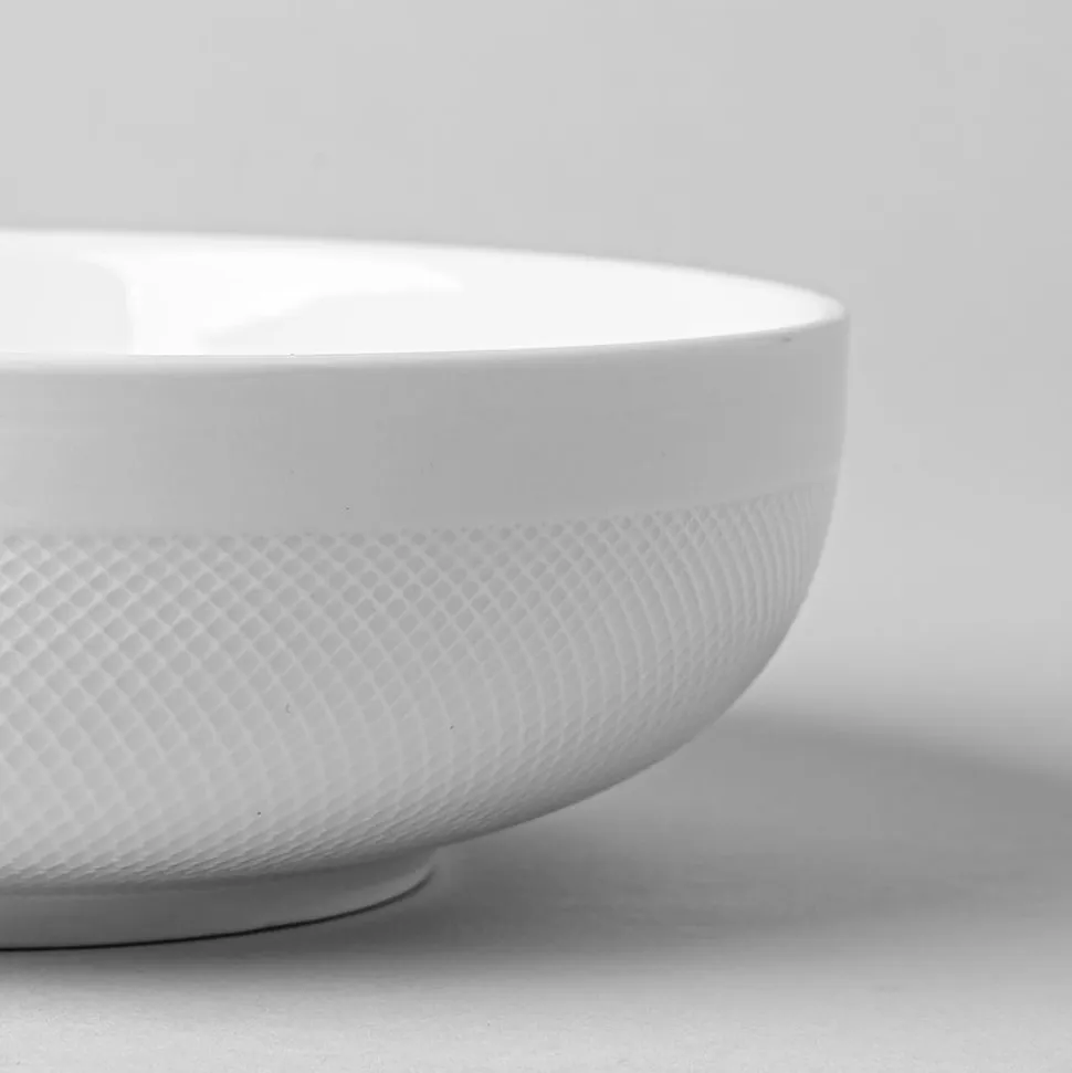 A La Carte 'Diamond' Porcelain Serving Bowl 8.25" (White)