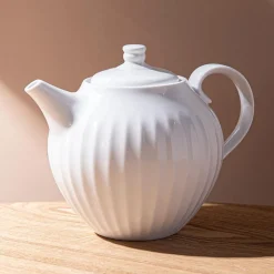 A La Carte Essentials 'Contemporary' Porcelain Tea Pot (White)