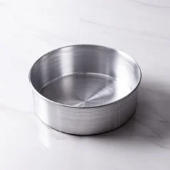 Crown Cookware The Canada Series Round Cake Pan 9