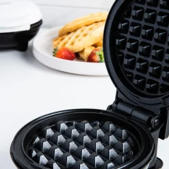 Dash Mini Round Waffle Maker (Black)