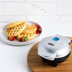 Dash Mini Round Waffle Maker (Silver)
