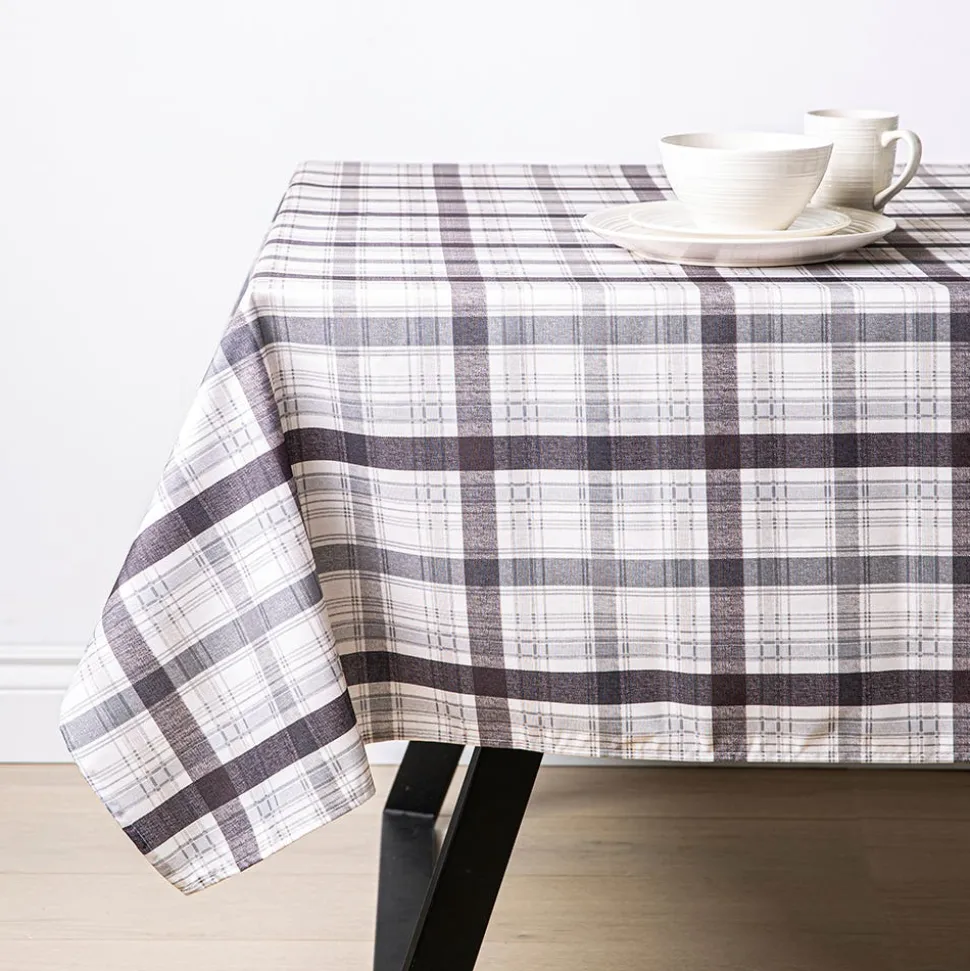 Easycare Printed 'Maxwell Plaid' Polyester Tablecloth 58"x78" (Black)