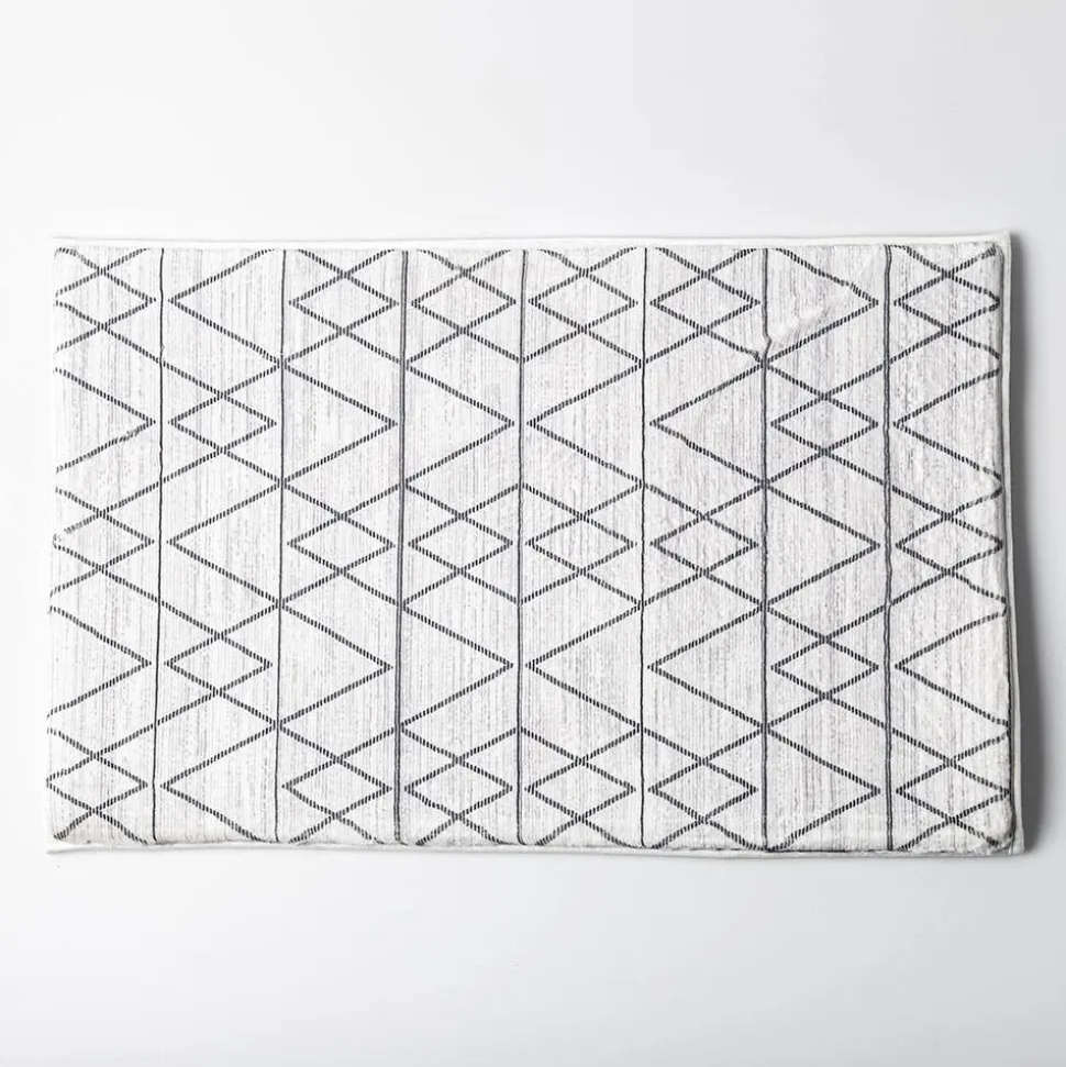 Harman Geometric Memory Foam 20" x 32" Bathmat (Charcoal)
