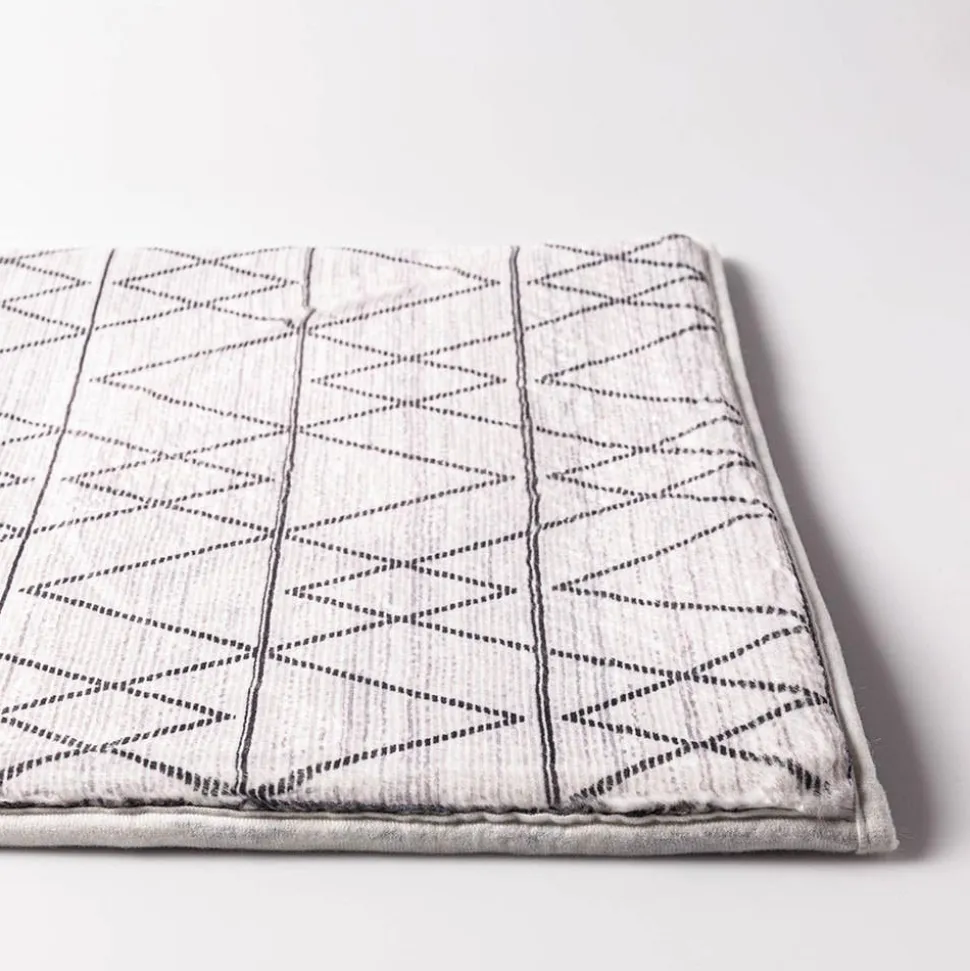 Harman Geometric Memory Foam 20" x 32" Bathmat (Charcoal)