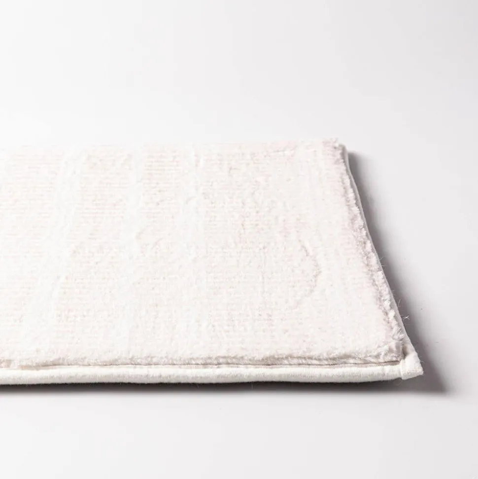 Harman Lines Memory Foam 17" x 24" Bathmat (White)