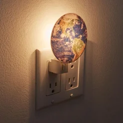 Kikkerland Sphere 'Earth' Night Light