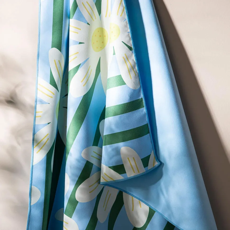 KSP Beachside 'Daisy Stripe' Microfibre Beach Towel (Blue)
