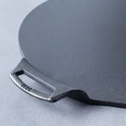 Lodge Pro Logic Cast Iron 15" Pizza Pan (Black)
