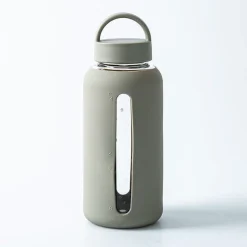 Quench Aura Glass Water Bottle with Silicone 27oz (Light Grey)