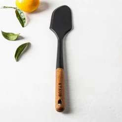 Staub Prep Simple Silicone Scraper (Black)