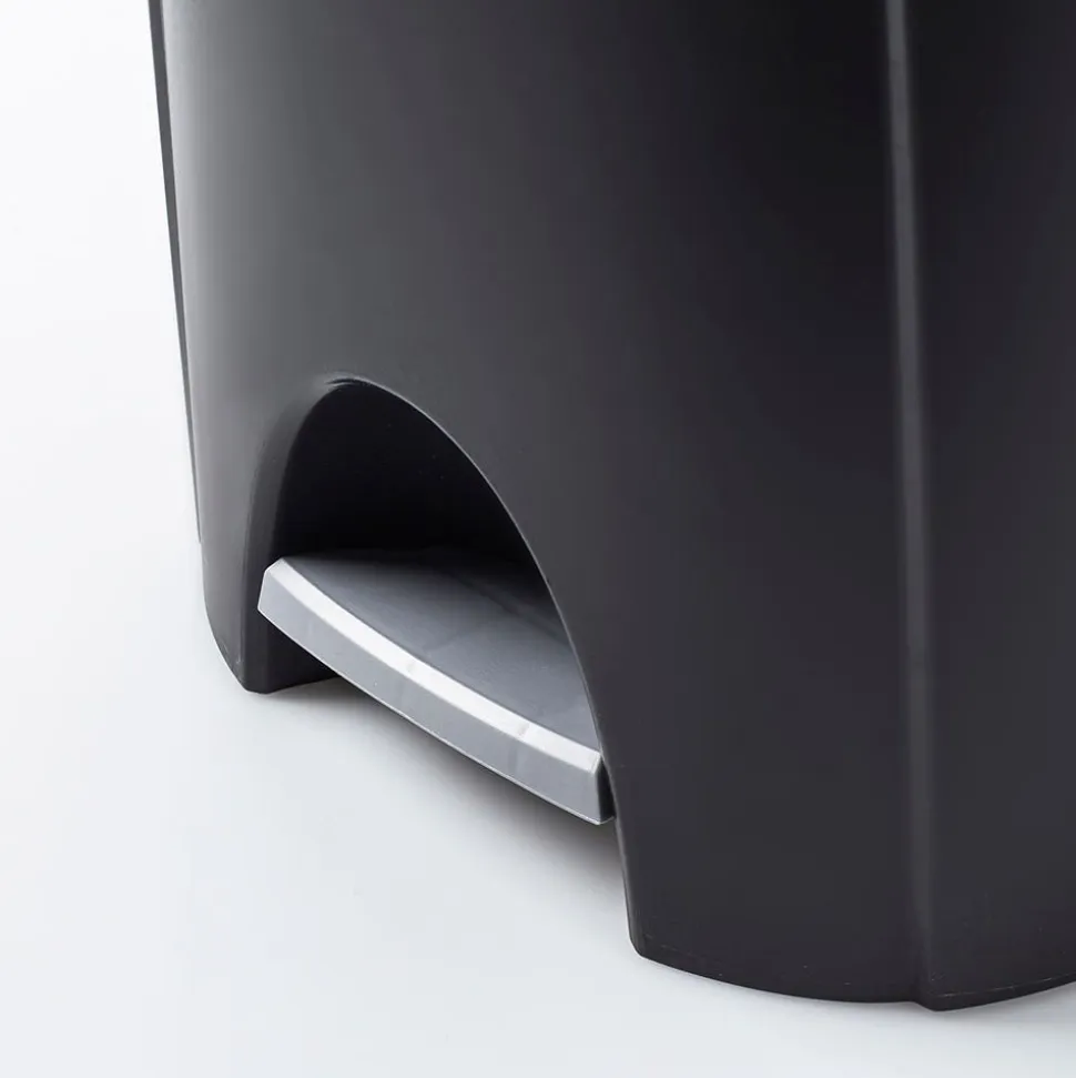 Sterilite Stepon Garbage Can 25 L (Black)