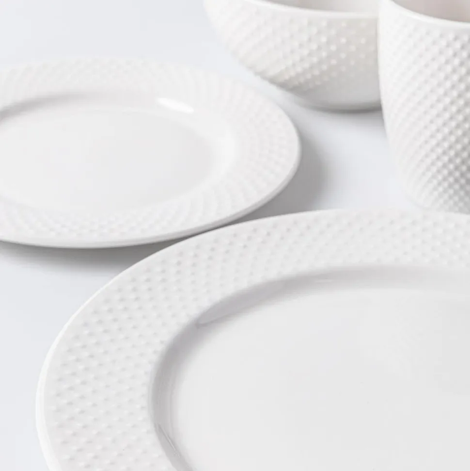Thomson Pottery Dots Stoneware Dinnerware - Set of 16 (White)