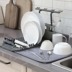 Umbra Udry Dish Rack with Microfibre Dry Mat (Charcoal)