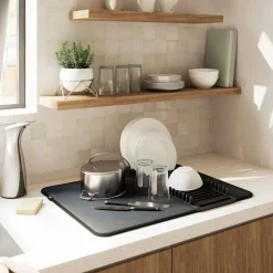 Umbra Udry Microfibre Drying Mat with Rack - Black (24x18