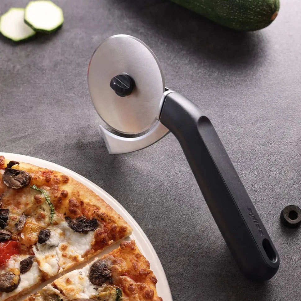 Zyliss Effortless Pizza Cutter (Black/Stainless Steel)