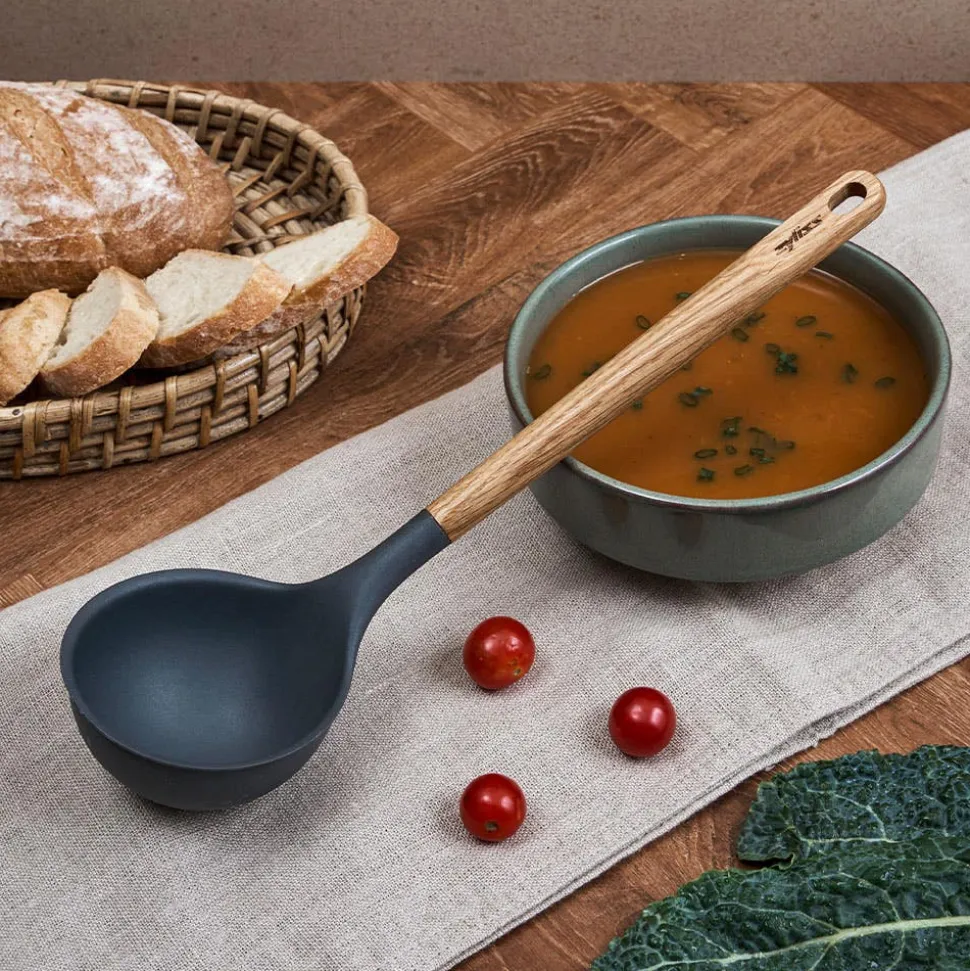 Zyliss Effortless Soup Ladle (Natural/Black)